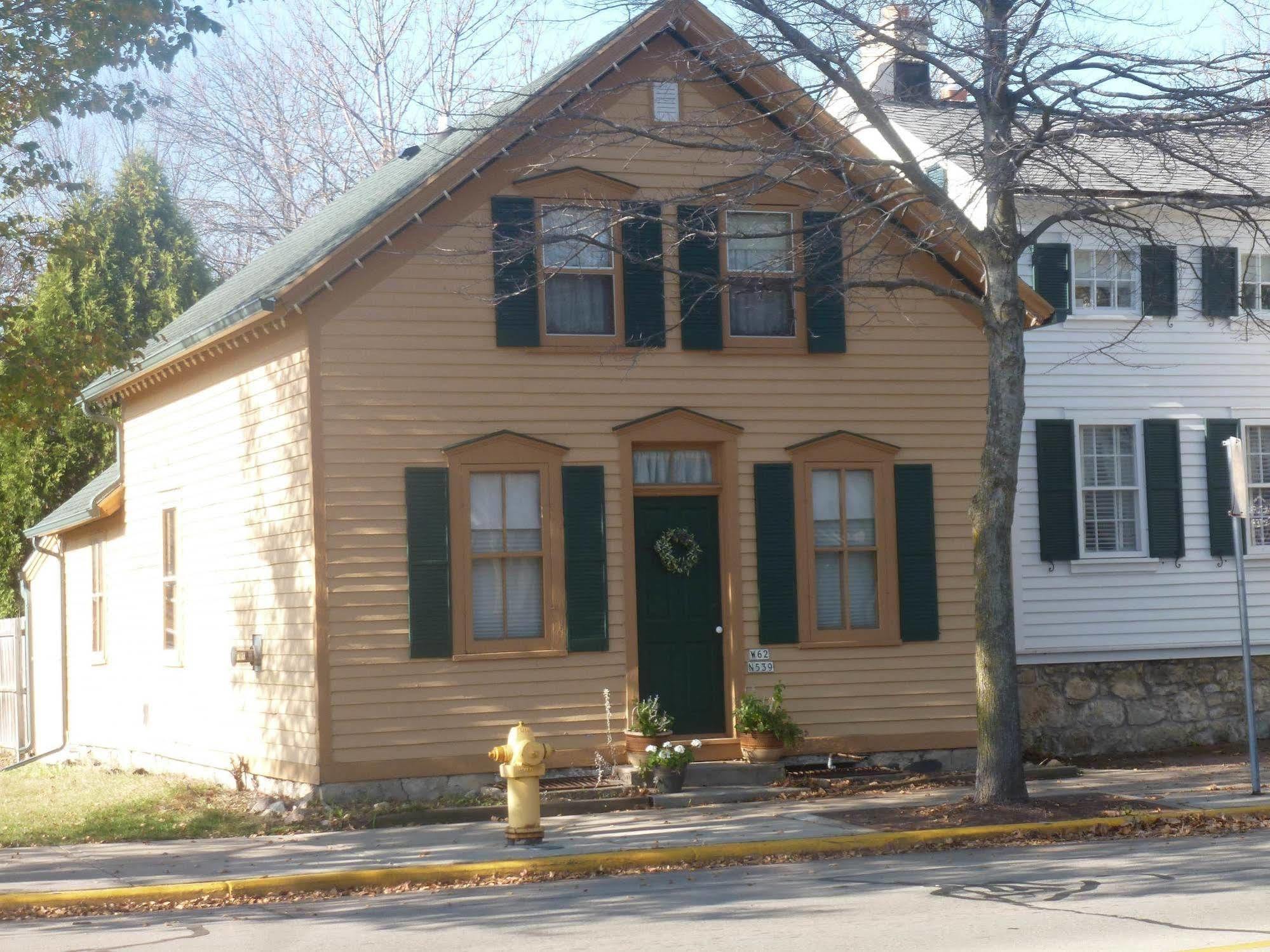 Hotel Lilly Pad Cedarburg Exterior foto